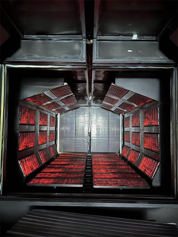 柳工挖掘机车架线现场 粉末预热