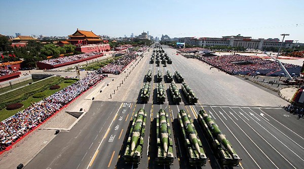 罕见的金黄涂装！阅兵场上的这一装备，到底是啥？